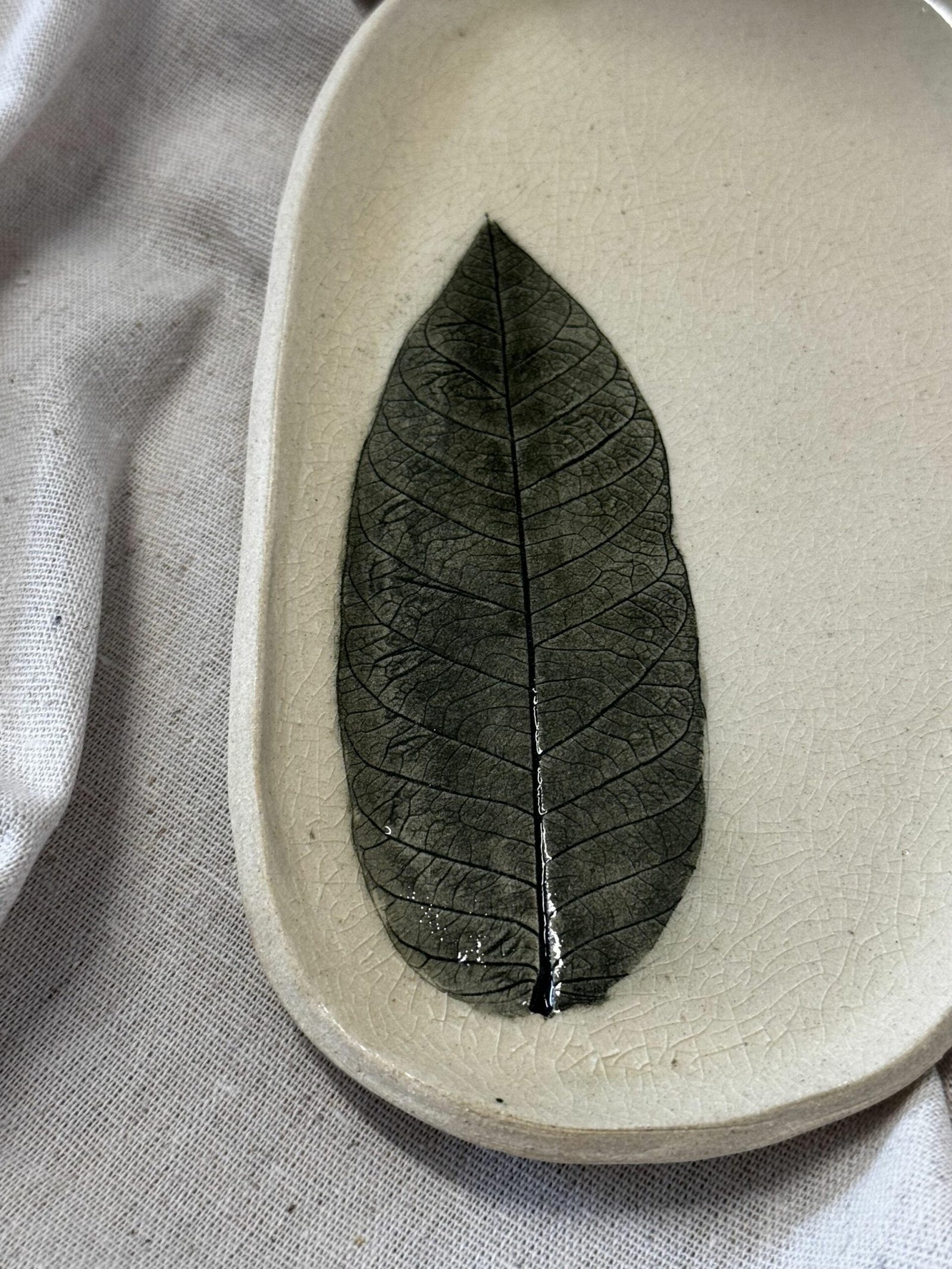 Prato de cerâmica oval - Biosfera III